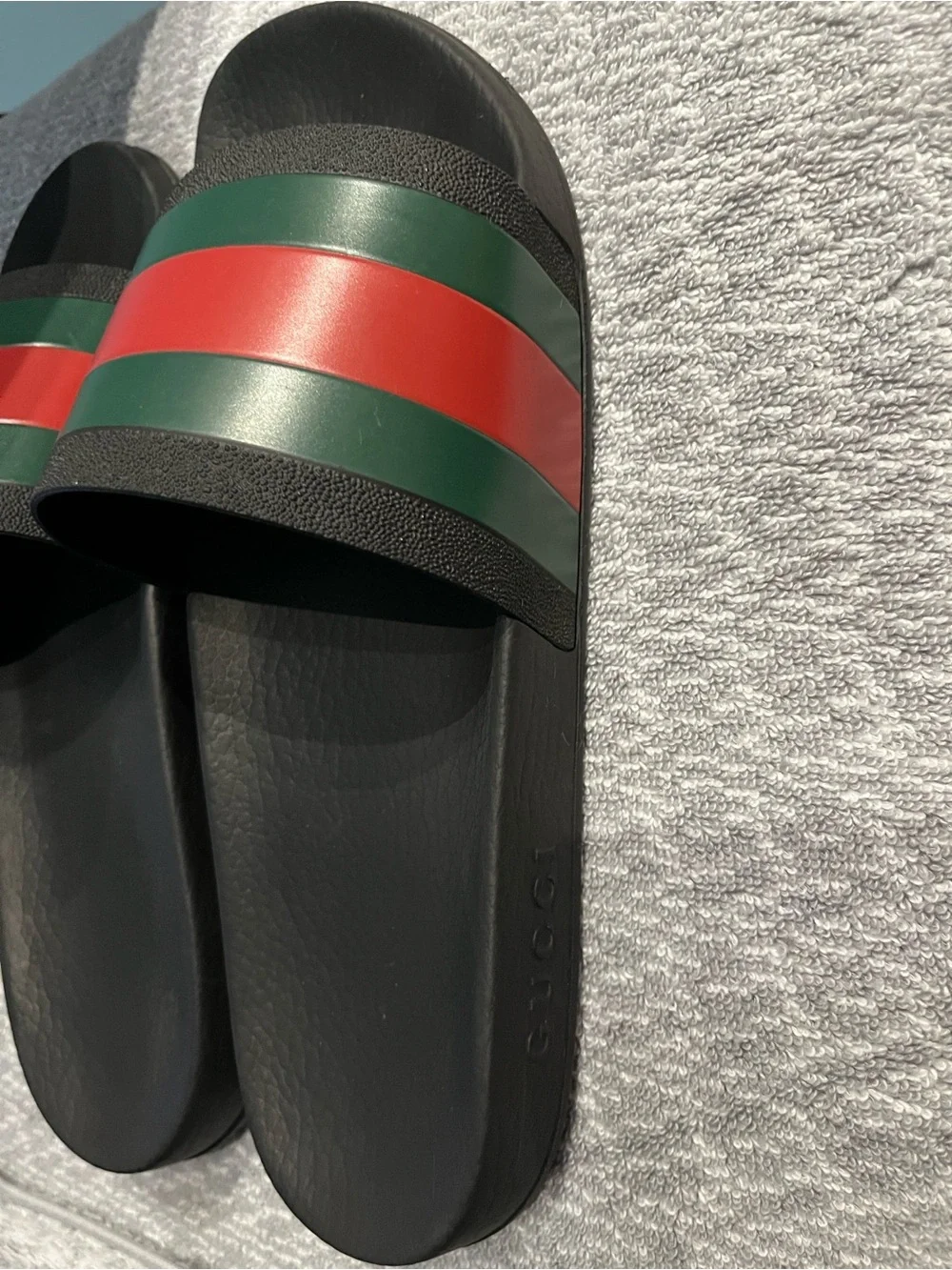 1972  pursuit Gucci Black Slides with Green and Red Stripes